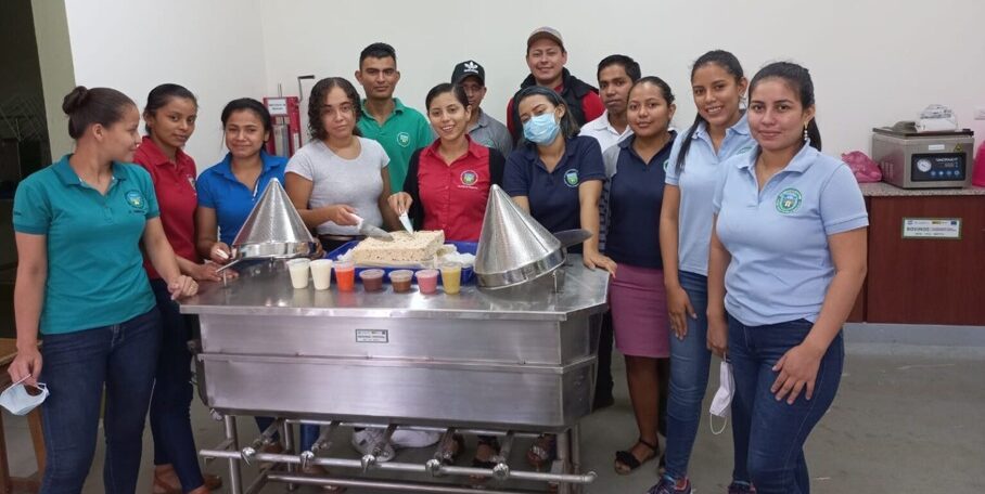 Foto grupal de los participantes