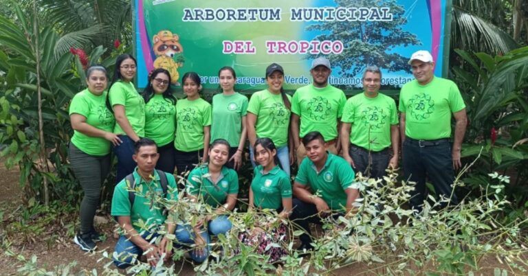 Visita al arboreto municipal colonia Los Àngeles