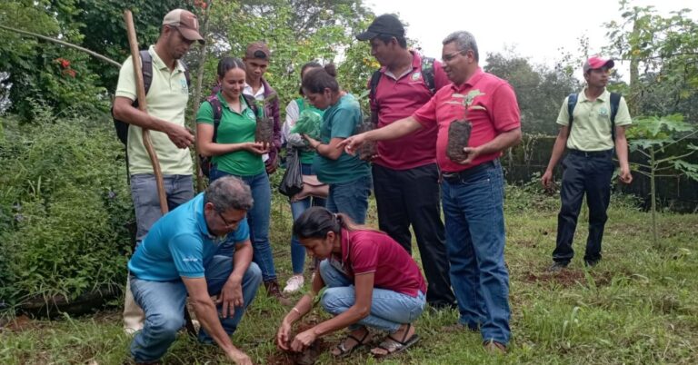 Jornada de reforestación Verde que te Quiero Verde